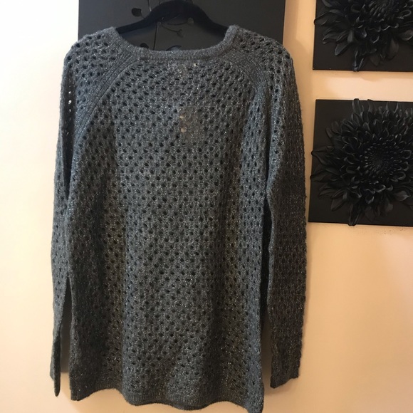 Grey & silver open knit round neck long sweater. - Picture 6 of 6